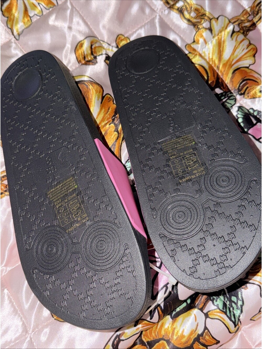 Womens True Religions Slides HOT PINK NEW Y2k style - Picture 4 of 5
